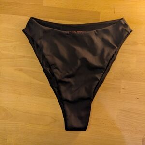 Left on Friday throwback bottom, black